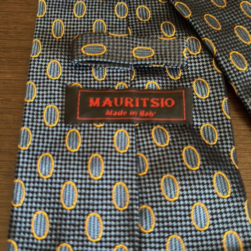 Mauritsio men's silk tie like new, blue