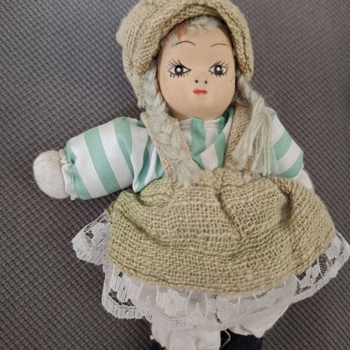 Porcelain doll pair vintage, like new, collectible