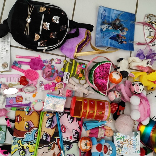 Girls' toys used, plush bags, dolls, parts and accessories set