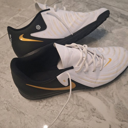 Nike Phantom GX 2 Club TF football shoes like new, size 46