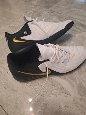 Nike Phantom GX 2 Club TF football shoes like new, size 46