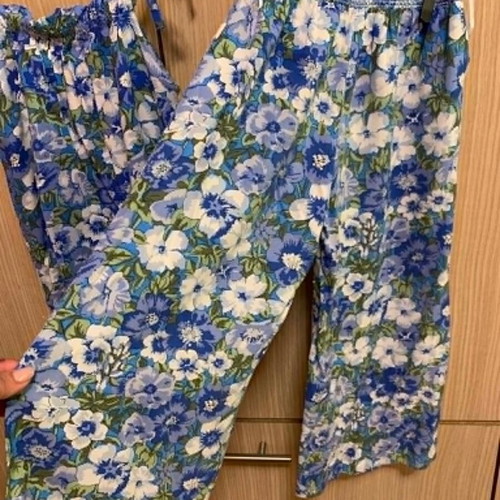 Attrattivo Little Ones summer set size 5/6 years blue floral like new