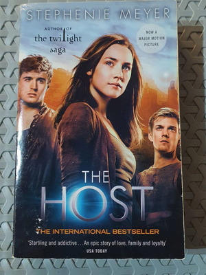 The Host by Stephenie Meyer English edition used