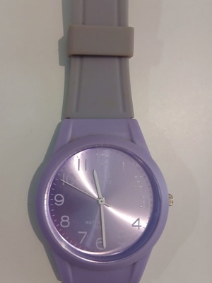 Q&Q wristwatch, lilac