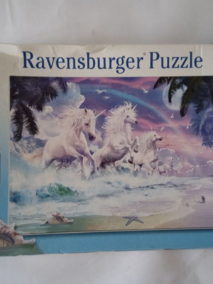 Ravensburger пъзел с еднорози 150 части XXL като нов