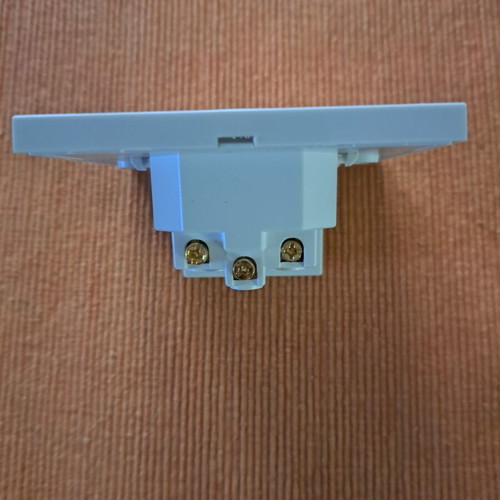 Soket with USB new with its packaging