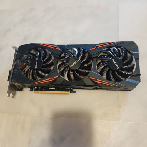 Gtx 1070 graphics card with i7 7700 CPU, 16GB DDR4 RAM, Gigabyte motherboard