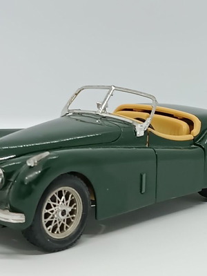 Кола Jaguar XK 120 1949 Burago употребявана, без предно стъкло