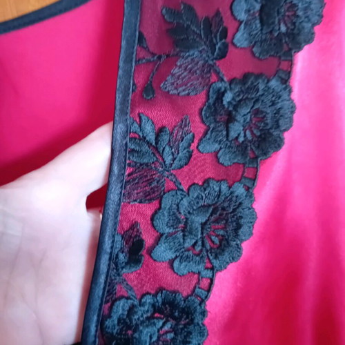 Satin robe and nightgown set with black lace, like new, red by Rachel
