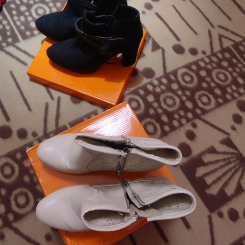 Ankle boots and sandal almost new, pack of 3 pairs