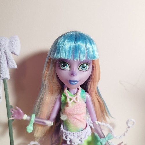 River Styxx Monster High doll like new with authentic accessories