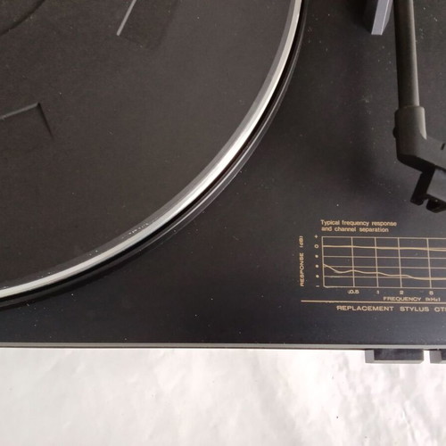Marantz TT 185 turntable like new with new belt and needle