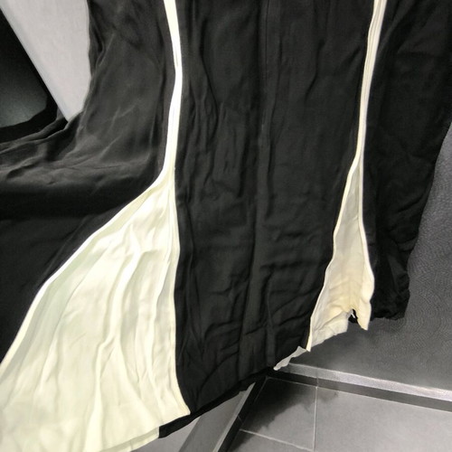 Vintage black and white dress like new, size medium