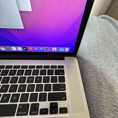 MacBook Pro Retina 15.4” laptop, 16GB RAM, 512GB SSD, Quad-Core i7