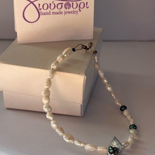 Pearl bracelet handmade like new