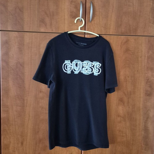 Guess T-shirt size M used, black