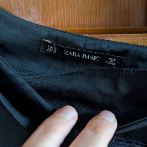 Zara skirt medium with zipper and lace inner skirt like new, black