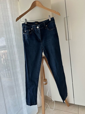 Dolce Domenica jeans size M 38 10 blue like new