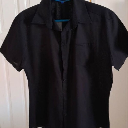 Black men's dress shirt, size L