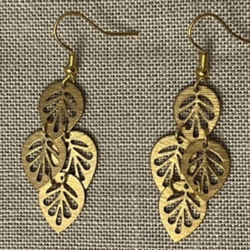 Leaf necklace and earrings set new, brass, gold tone