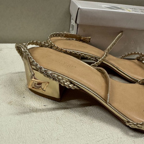 Gold sandals like new, size 40, About you