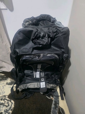 Hiking backpack 95+10LT new with multiple compartments