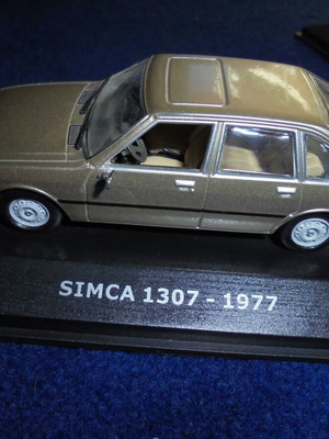 Миниатюрна кола Simca 1307 1977 нова, сребристо-златист цвят