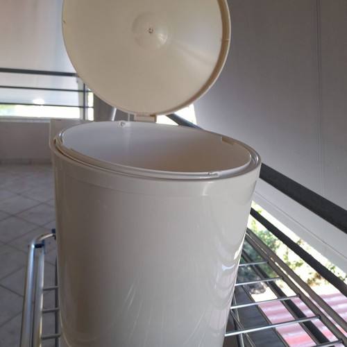 Cabinet trash bin like new, beige, height 32.5cm diameter 28cm
