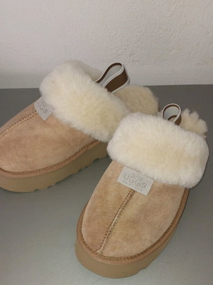Uggs Millers καινούργια, μέγεθος περίπου 38.5 EU, μπεζ