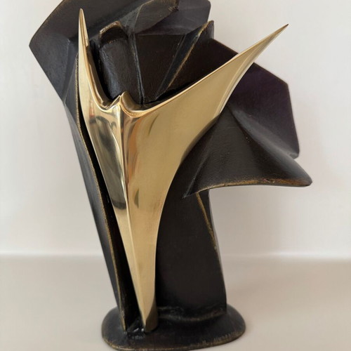 Brass sculpture by Kostas Dikefalos like new, 4 kg