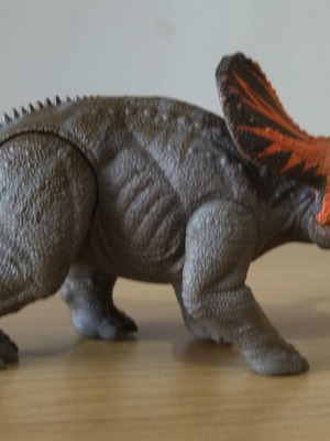 Jurassic World Zuniceratops figure like new