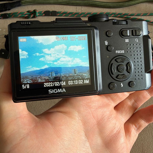 Sigma DP1s camera like new, rare model with Foveon X3 sensor
