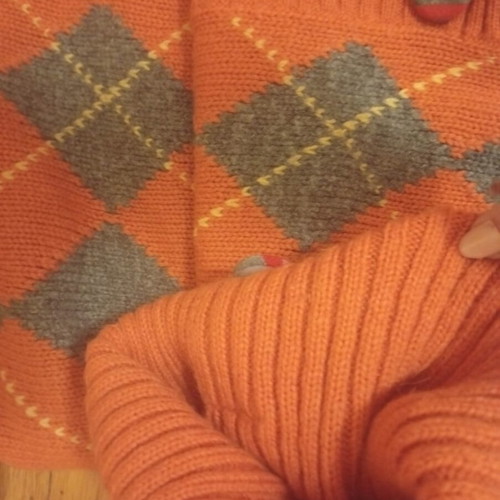Benetton poncho sweater like new, short with short sleeves, orange