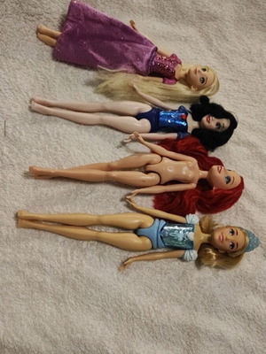 Disney princesses pack of 4 used