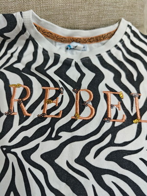 Girls' short sleeve blouse used, ages 9-10