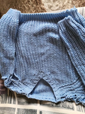 Thick knitted sweater size M like new, turquoise