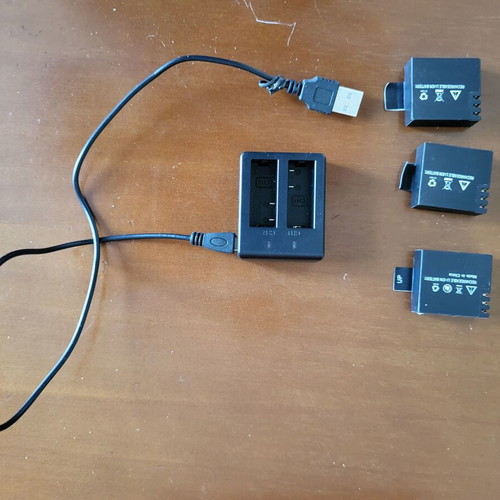 Charger set with three rechargeable Li-ion 3.7V 900mAh batteries for EKEN action camera used