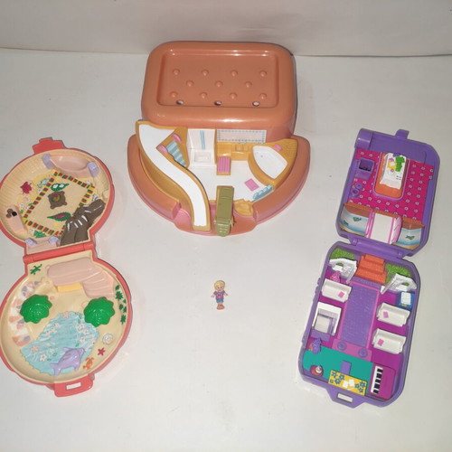 Polly Pocket set of 3 with 1 figure like new