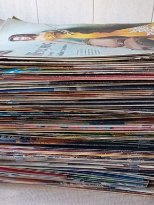 Sunday Eleftherotypia inserts used, pack of 150 issues on arts and culture