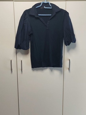 Women's T-shirt XS/S dark blue with puffed short sleeves like new