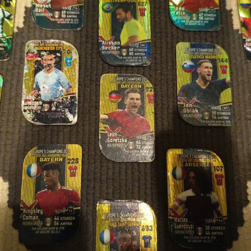 Collectible Football Tags like new with famous players and teams