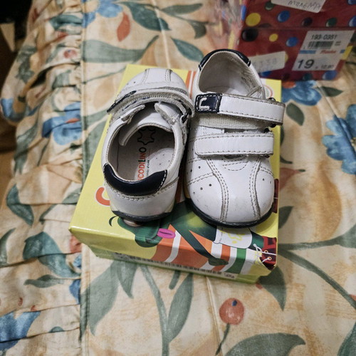 Baby shoes size 19, 2 pairs, white leather Crocodilino and beige with thick lining