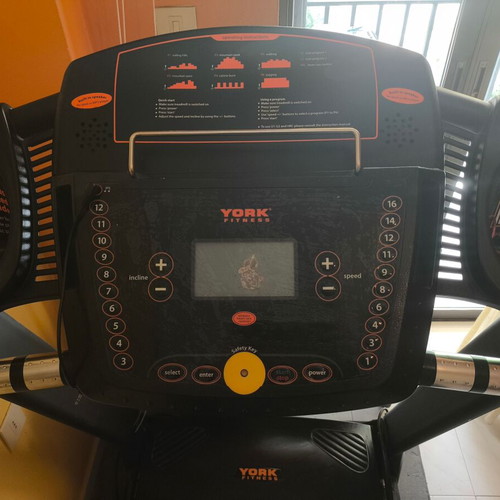 York Fitness T300 treadmill used, 2.5hp motor, up to 150 kg user weight