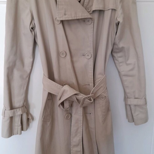Classic women's beige trench coat L with belt like new