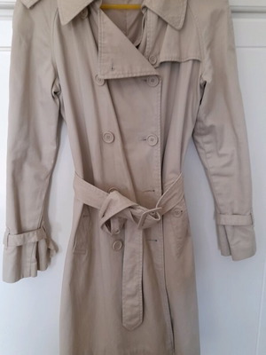 Classic women's beige trench coat L with belt like new