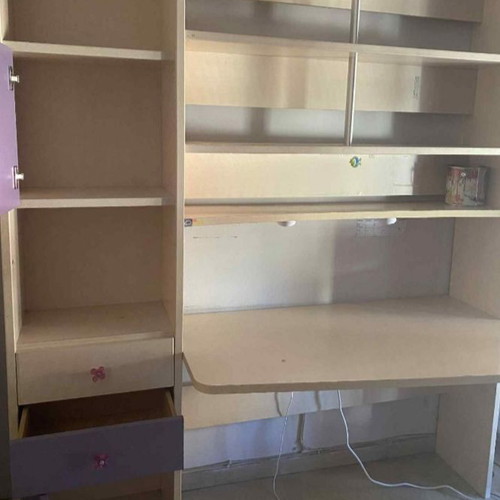 Neoset desk and bookshelf like new
