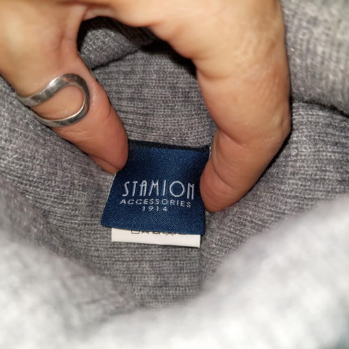 Stamion hat and gloves set new, black and gray