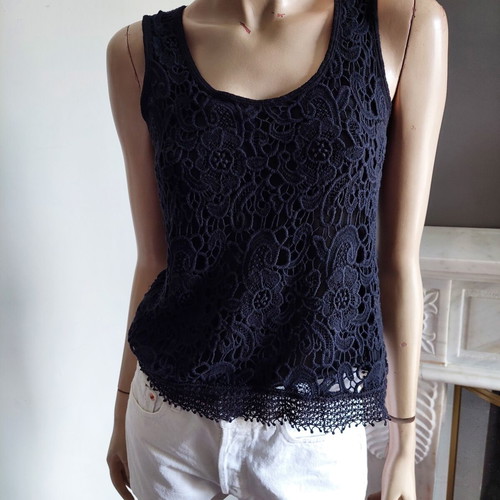 Intimissimi black sleeveless top small with knitted lace