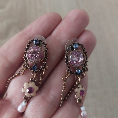 Women's earrings pink, like new