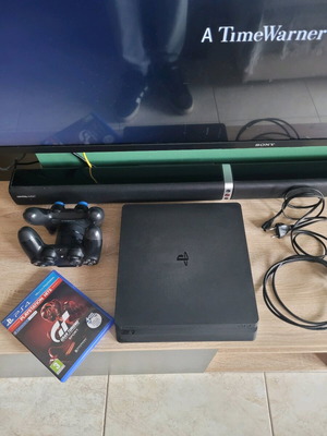 Sony PlayStation 4 Slim 1TB (CUH-2216B) like new, complete package